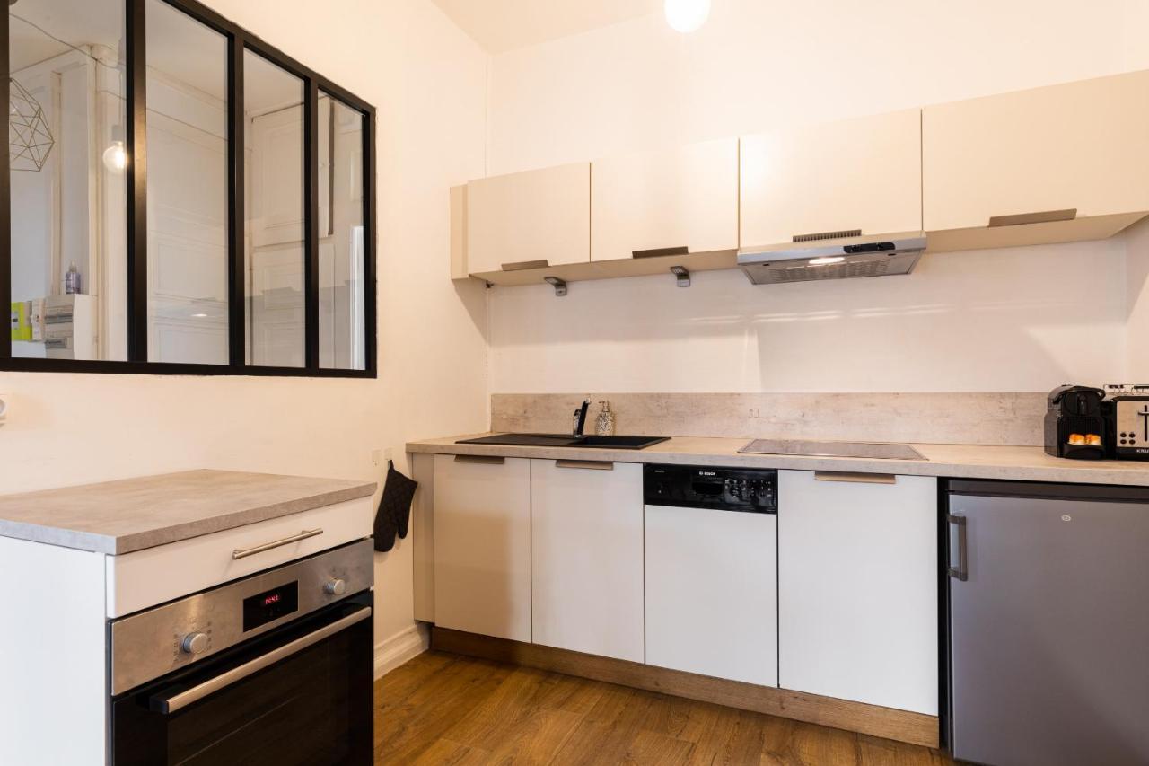 Dify Remparts - Bellecour Apartment Лион Екстериор снимка